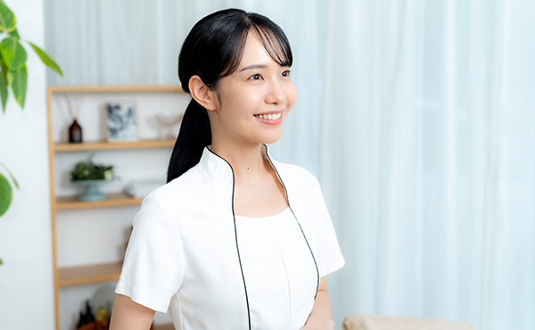 白のエステ制服イメージ